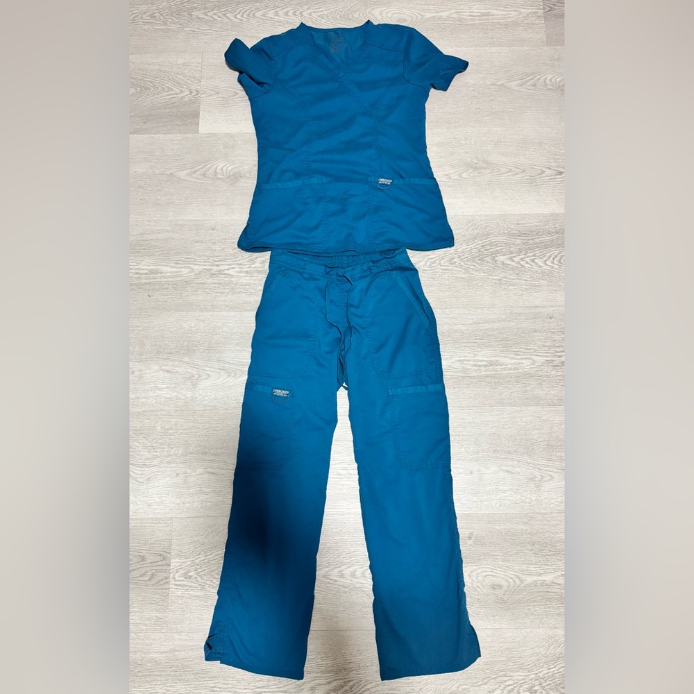 Women’s scrub set size XS